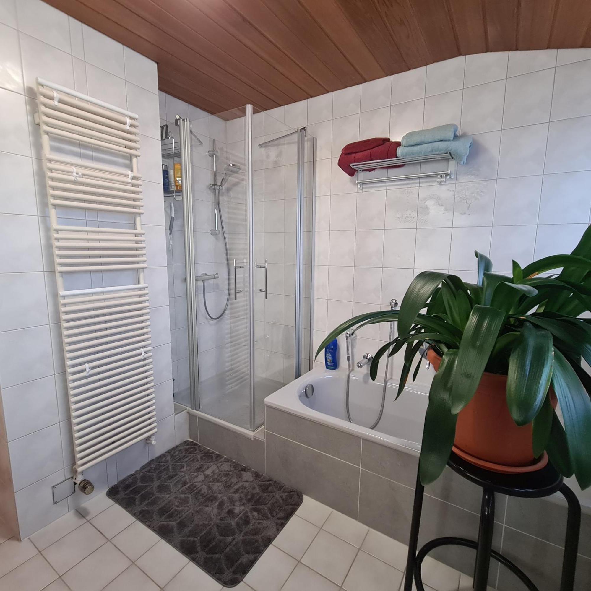Gemuetliche 120 Qm Ferienwohnung Mit Balkon Адельсдорф Экстерьер фото